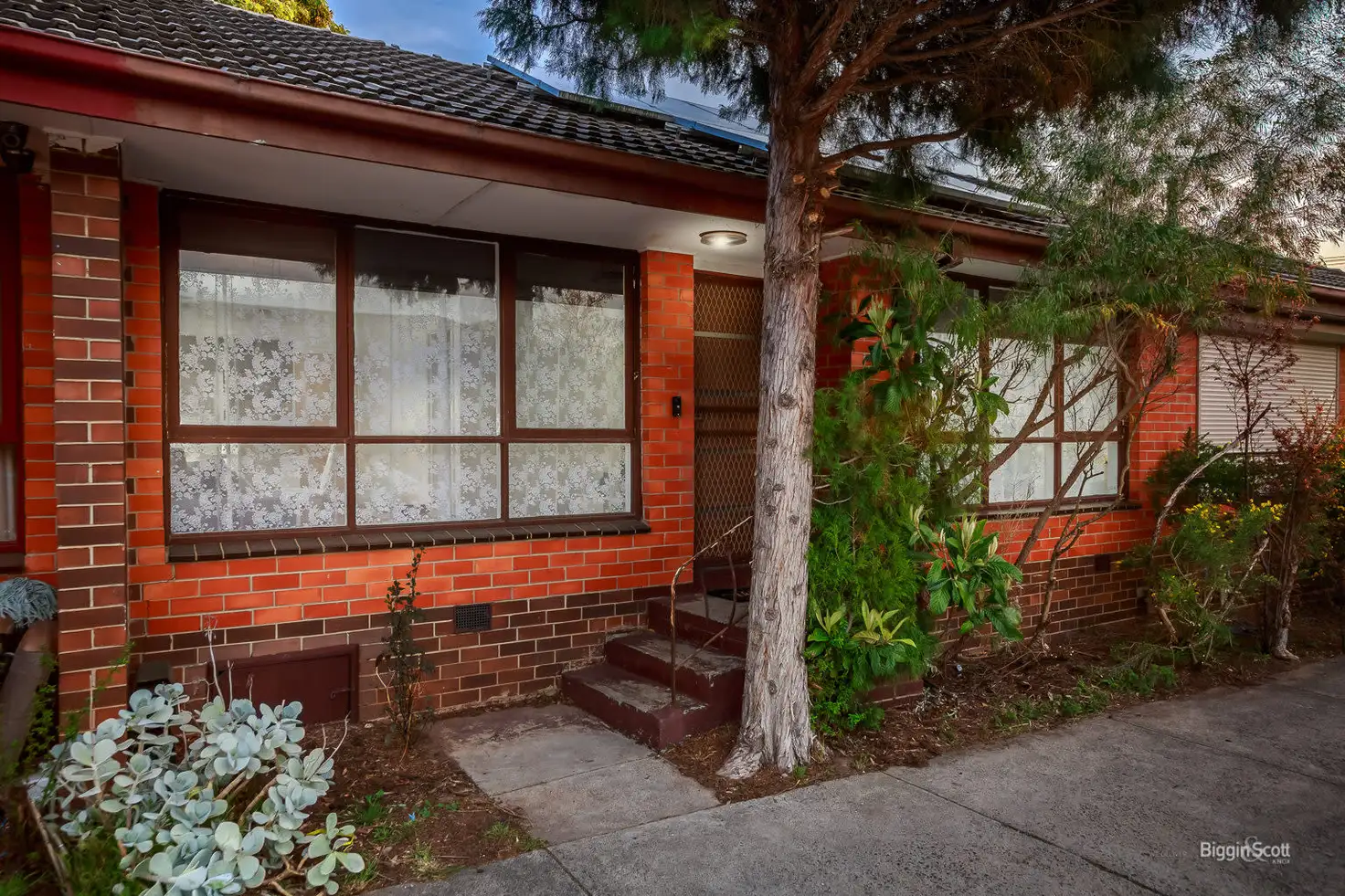 Main view of Homely unit listing, 2/33 Begonia Avenue, Bayswater VIC 3153