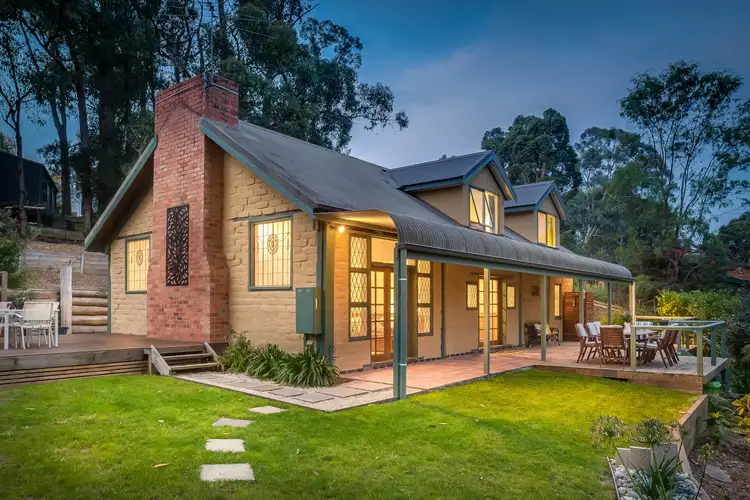 8 Hazel Street, Mount Evelyn VIC 3796