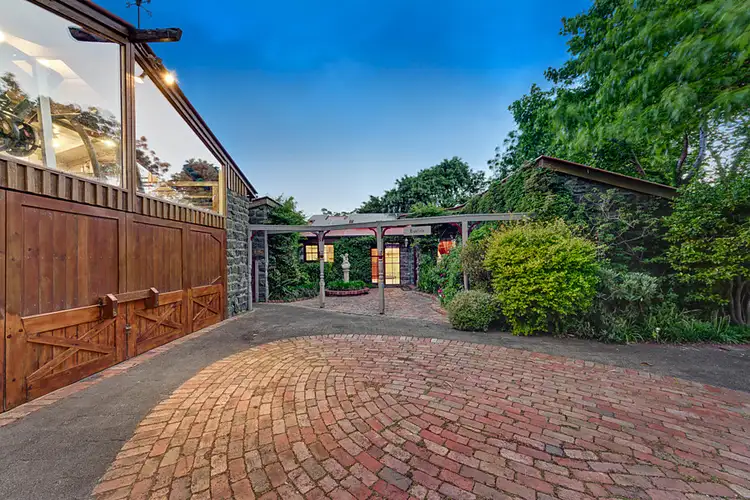 316 Glenfern Road, Upwey VIC 3158