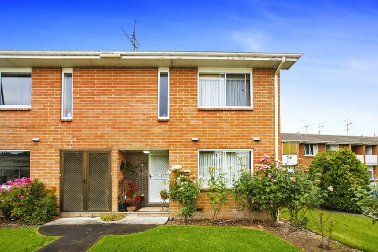 8/94-96 Severn Street, Box Hill North VIC 3129
