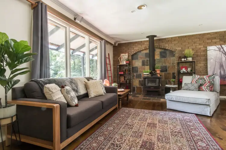 27 Lawsons Road, Emerald VIC 3782