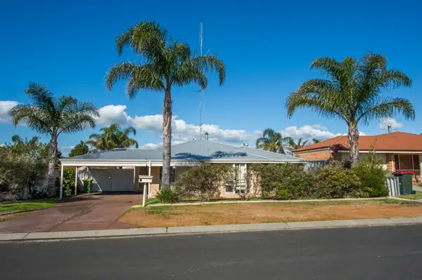 34 Oriel Court, College Grove WA 6230
