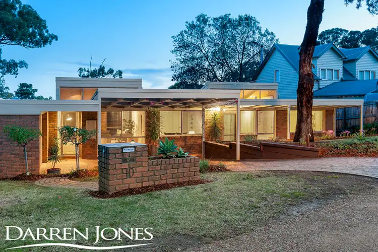 10 Crest Street, Greensborough VIC 3088