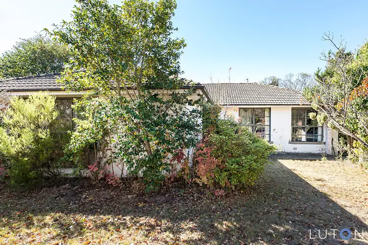 6 Whitham Place, Pearce ACT 2607
