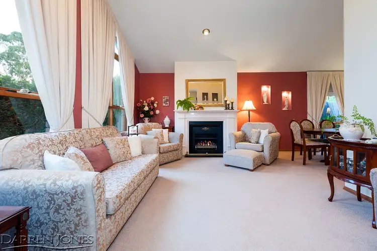 Second view of Homely house listing, 7 Marigolds Road, Yallambie VIC 3085