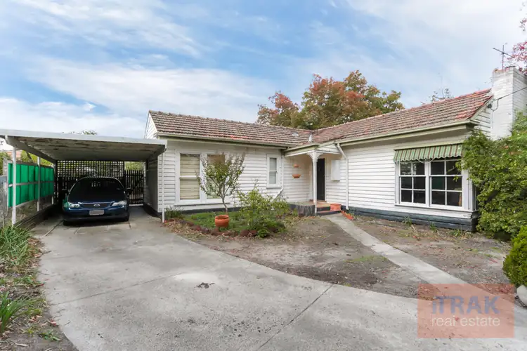 25 Dixon Grove, Blackburn VIC 3130