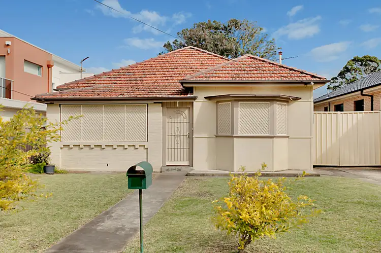 31 Cullens Road, Punchbowl NSW 2196