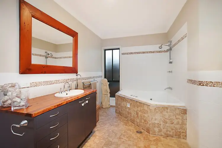 Fifth view of Homely house listing, 33 Norman Hunter Close, Kincumber NSW 2251