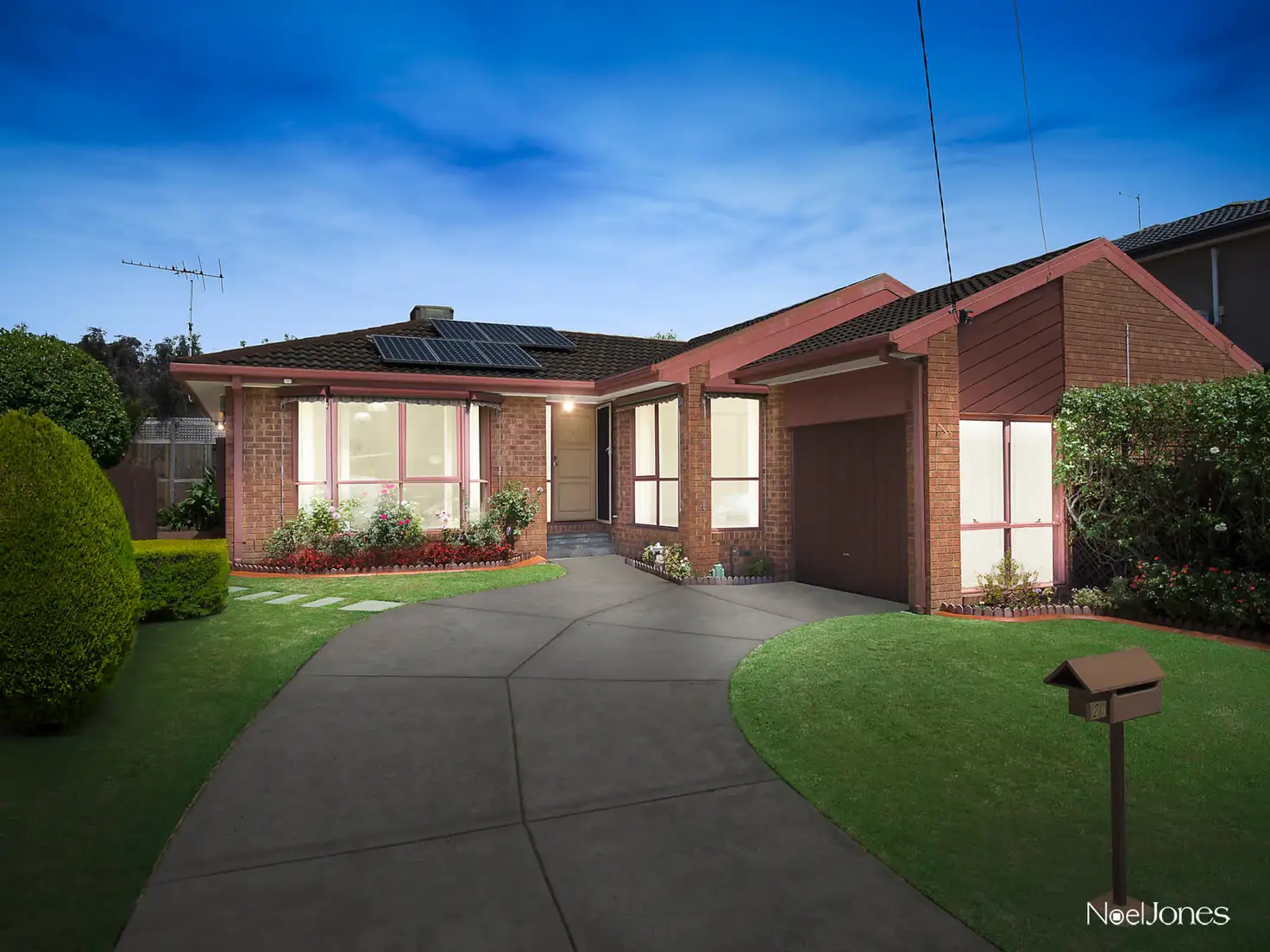 Main view of Homely unit listing, 2A Barns Street, Blackburn South VIC 3130