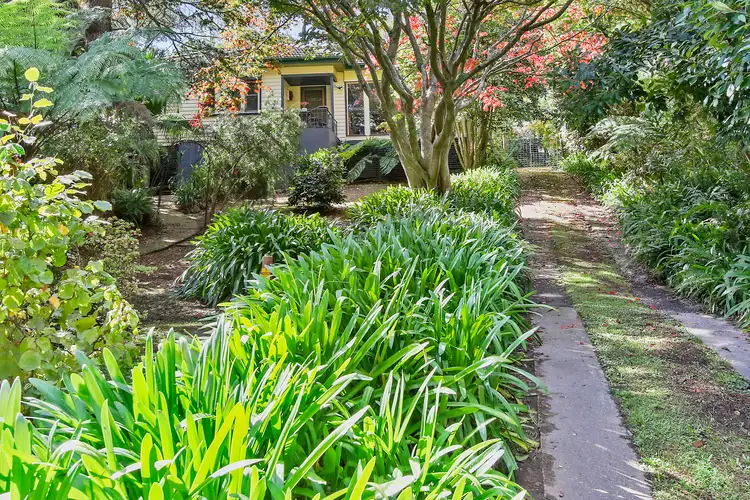 1 Lincoln Road, Warburton VIC 3799