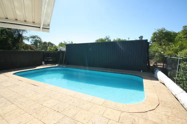 15 Longshore Place, Leschenault WA 6233