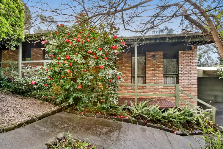 8 Farrar Way, Wandin North VIC 3139