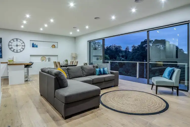 10 Alpine Road, Ferny Creek VIC 3786