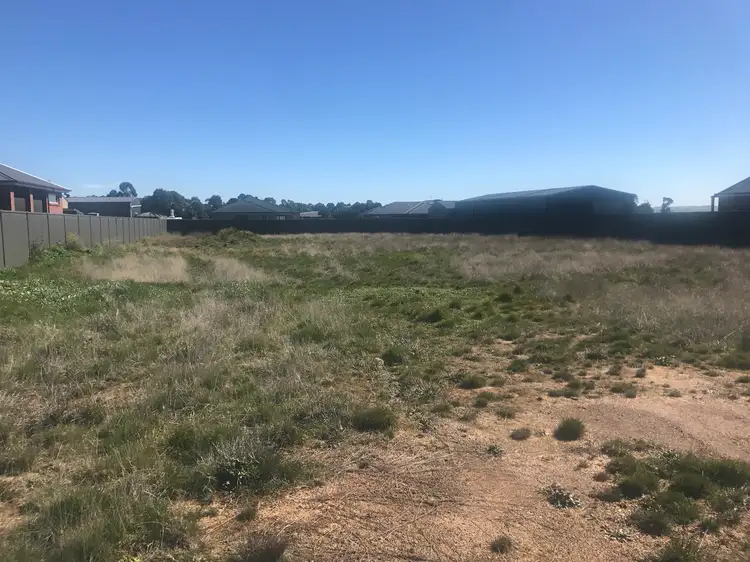 17 Monument Boulevard, Cardigan VIC 3352