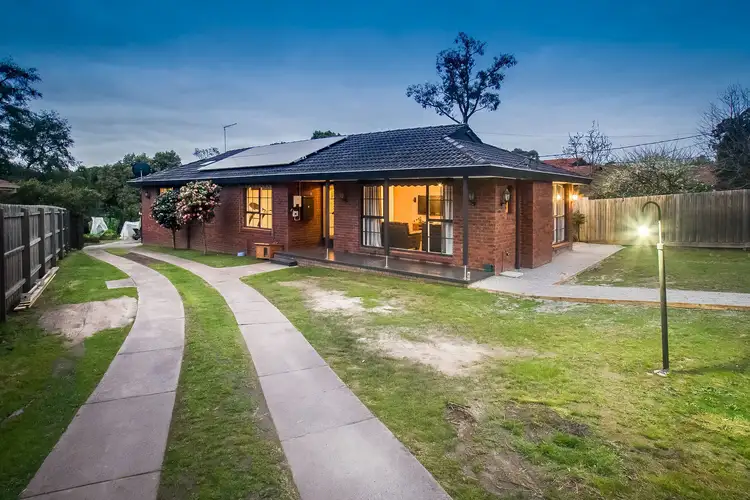 27 Jacaranda Avenue, Kilsyth VIC 3137