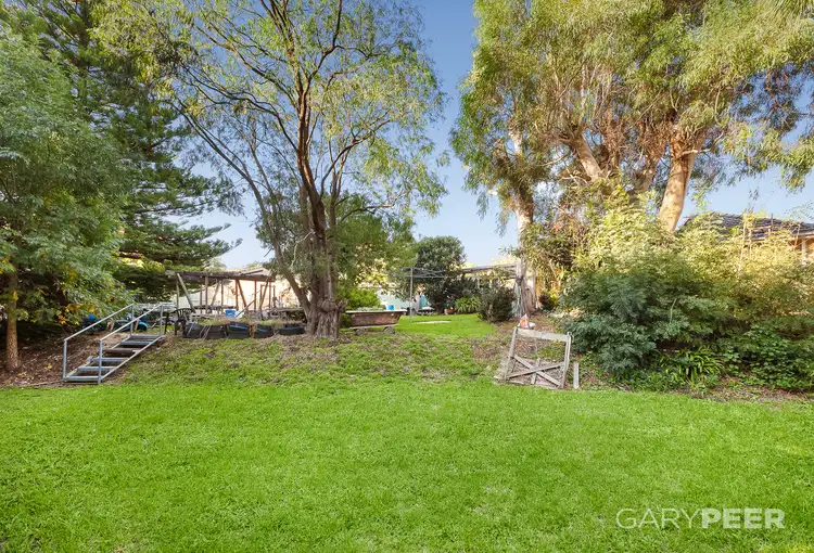 Second view of Homely house listing, 3 Rowan Court, Mount Waverley VIC 3149