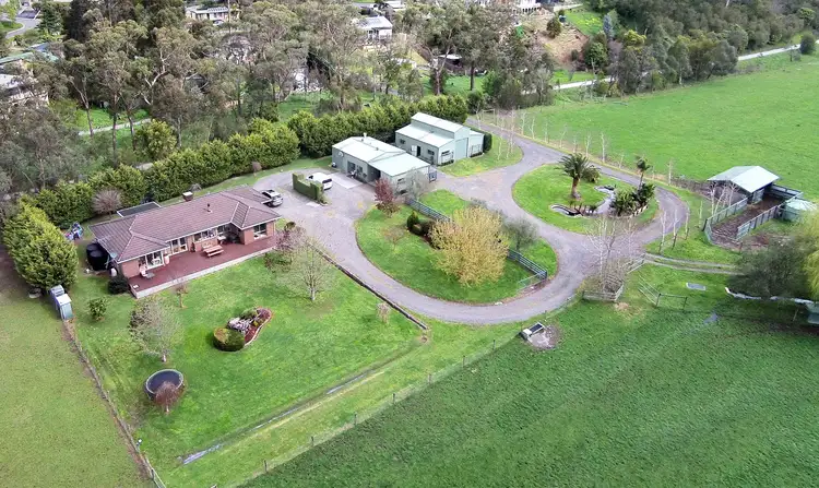 7 Alpine Boulevard, Launching Place VIC 3139