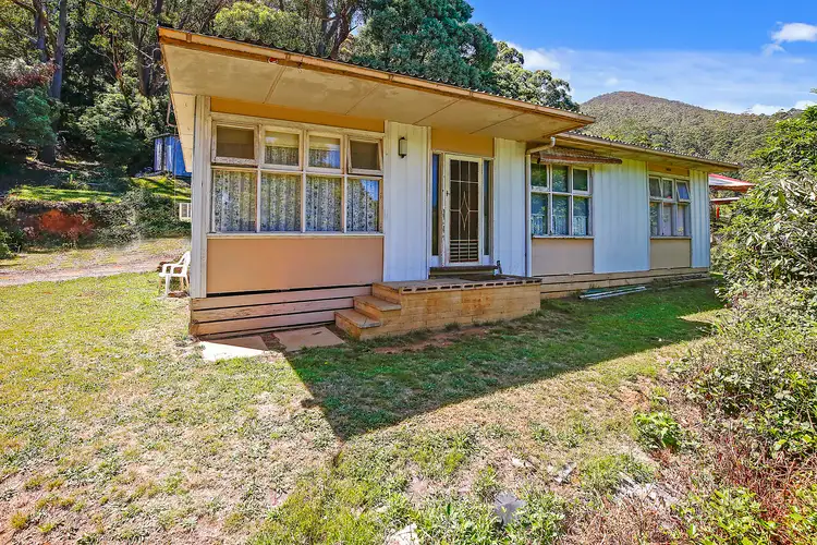 8 Pheasant Parade, Warburton VIC 3799
