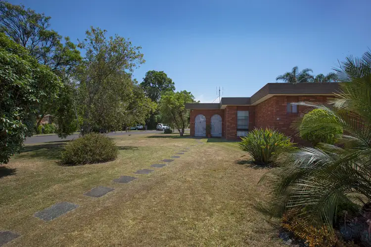 33 Amundsen Avenue, Shoalhaven Heads NSW 2535