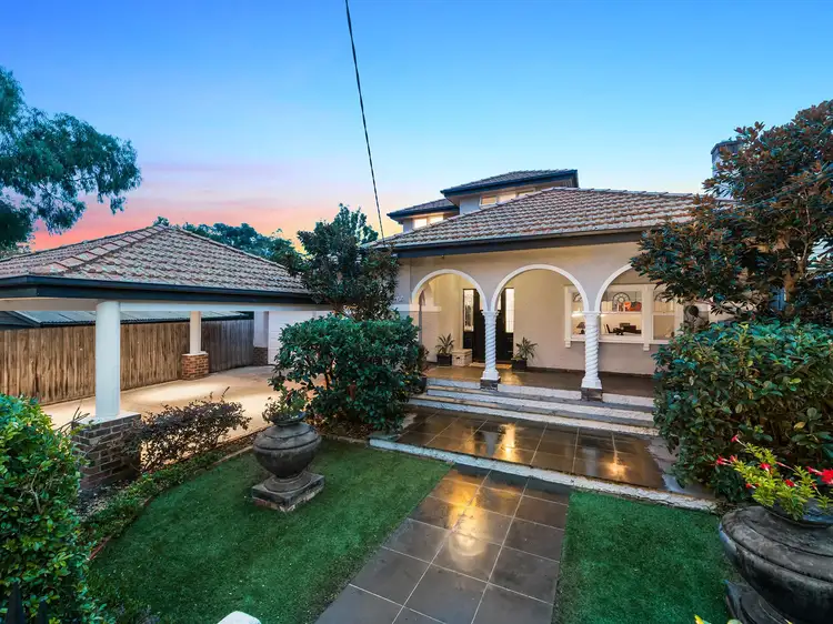 1 McCarthy Street, Hampton VIC 3188