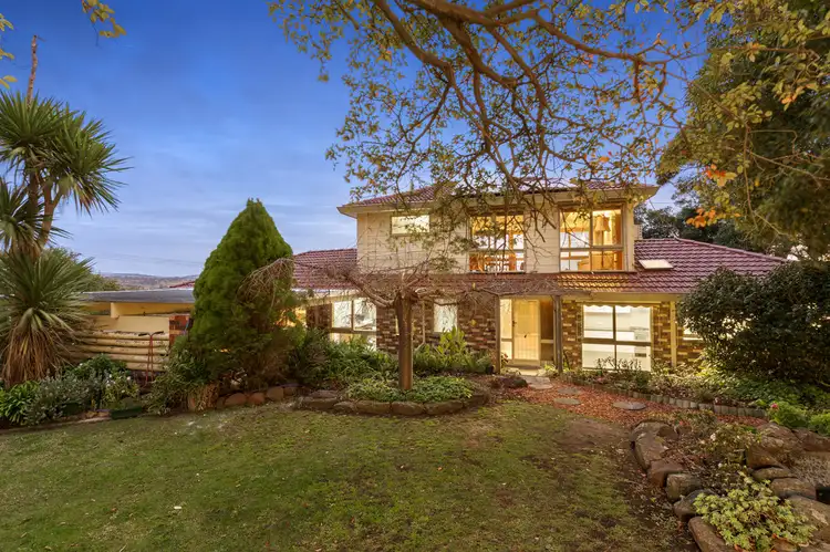 33 Bruce Crescent, Ferntree Gully VIC 3156