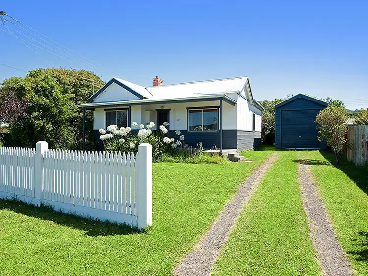 34 Seymour Crescent, Apollo Bay VIC 3233