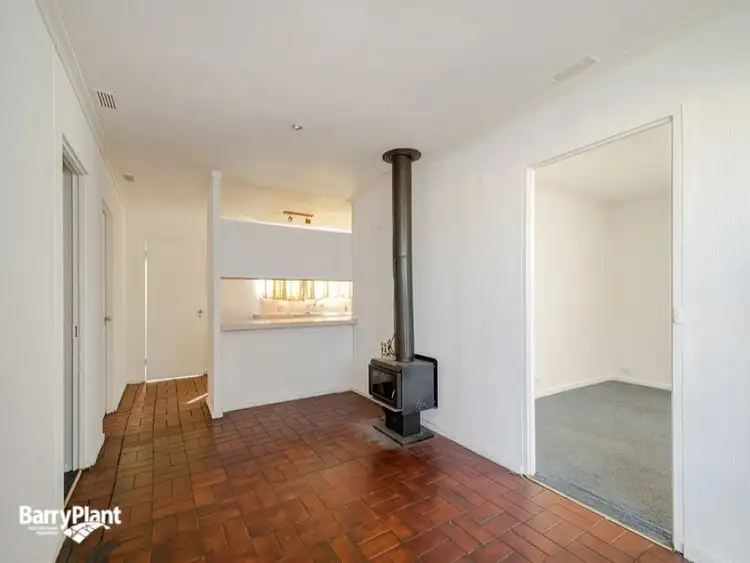Fifth view of Homely house listing, 15 Valepark Crescent, Cranbourne VIC 3977
