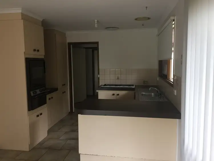 Fifth view of Homely house listing, 8 Strzelecki Court, Cranbourne North VIC 3977