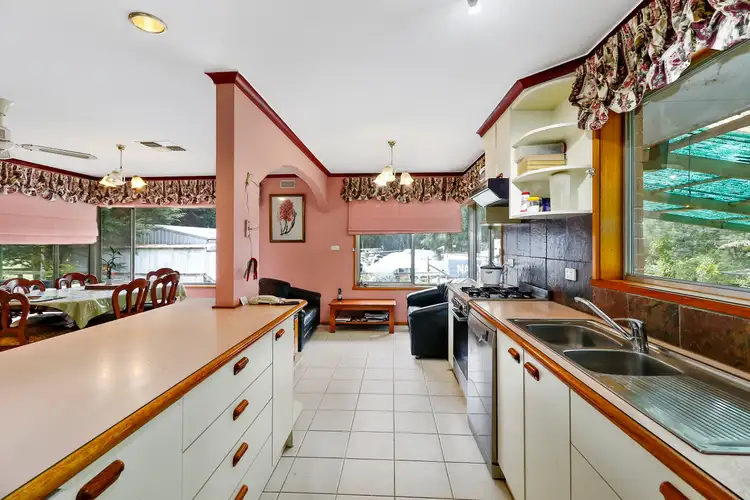 Fifth view of Homely house listing, 325 Glenview Road, Launching Place VIC 3139