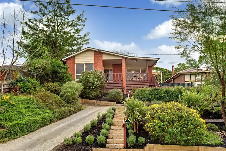 7 Devon Walk, Mooroolbark VIC 3138