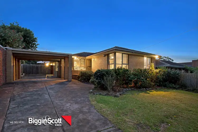 9 Zina Grove, Mooroolbark VIC 3138