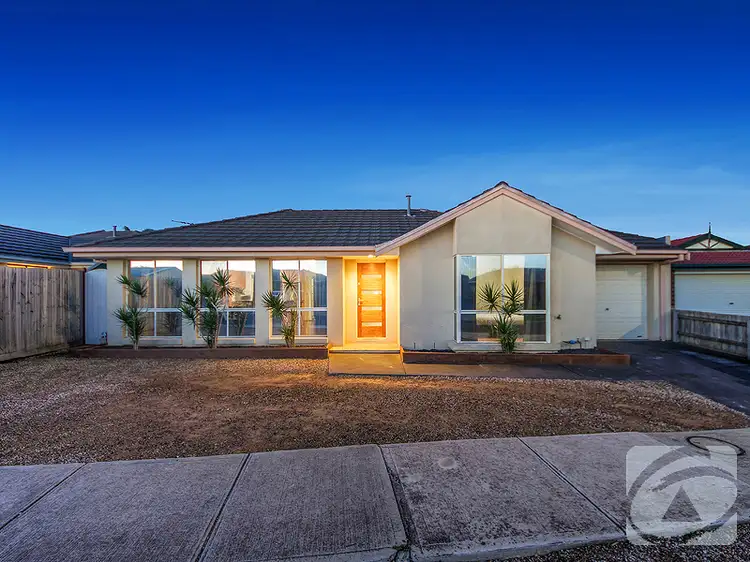 2/13 Rebecca Court, Hillside VIC 3037