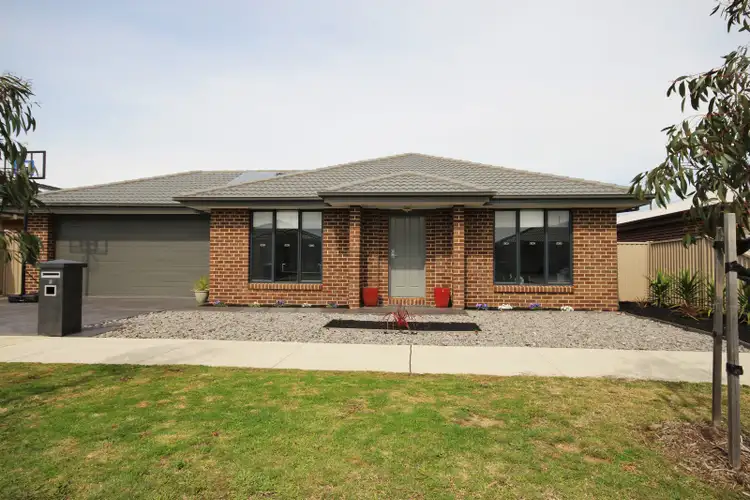 8 Oberon Street, Alfredton VIC 3350