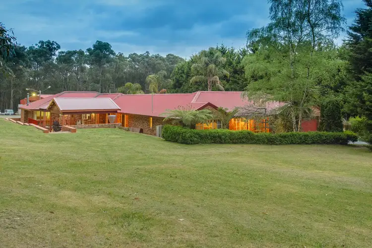32 Bailey Road, Cockatoo VIC 3781