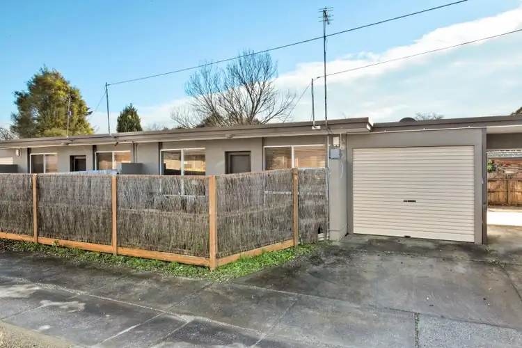 6/8 Regent Drive, Canadian VIC 3350