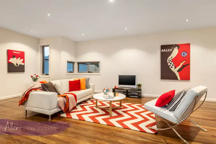 Main view of Homely townhouse listing, 2/19 Glendale Avenue, Templestowe VIC 3106