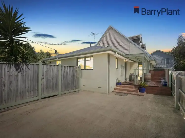 6A Seaview Avenue, Mornington VIC 3931