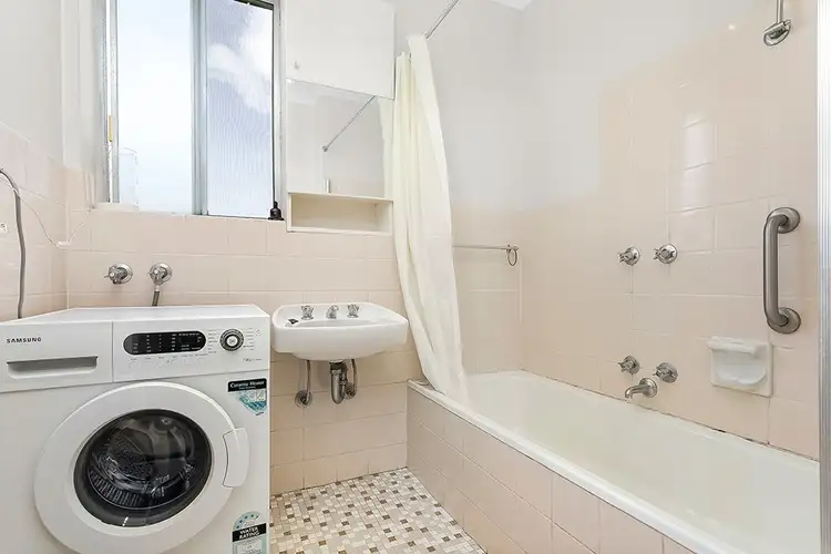 Sixth view of Homely apartment listing, 17/32 Ormond Road, Elwood VIC 3184