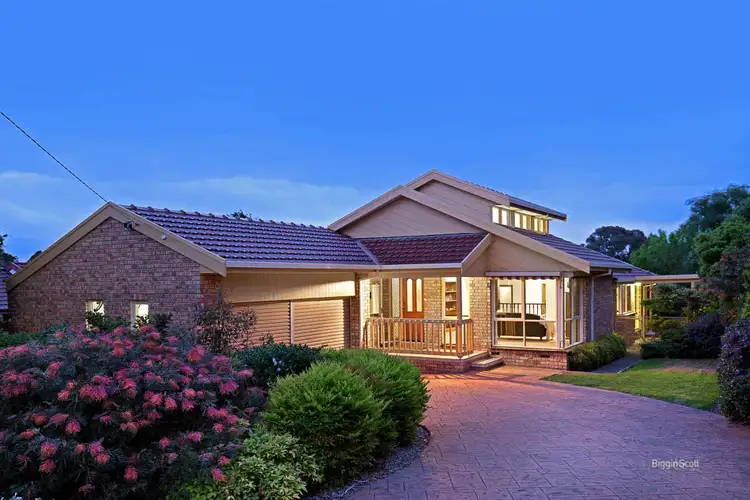11 Langdale Drive, Croydon Hills VIC 3136