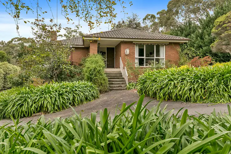 6 Woodside Road, Seville VIC 3139