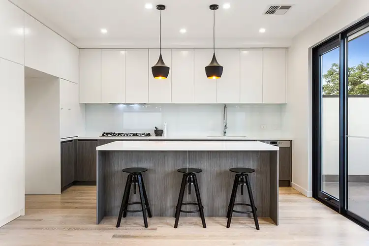 Fourth view of Homely apartment listing, 2/124 Orrong Road, Elsternwick VIC 3185