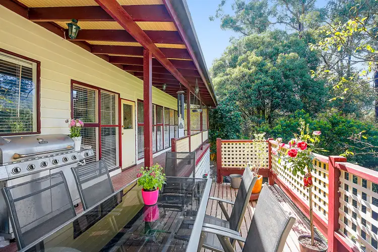 6 Waterloo Avenue, Warburton VIC 3799
