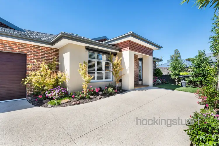 8a Dickinson Grove, Mount Martha VIC 3934