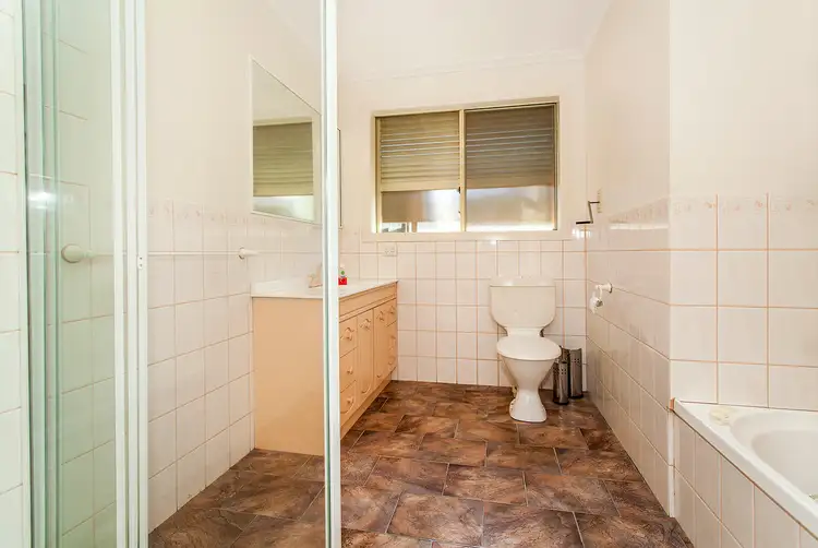 Fifth view of Homely house listing, 1/202 Waradgery Drive, Rowville VIC 3178