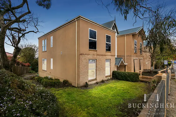 1/2 Grand Boulevard, Montmorency VIC 3094