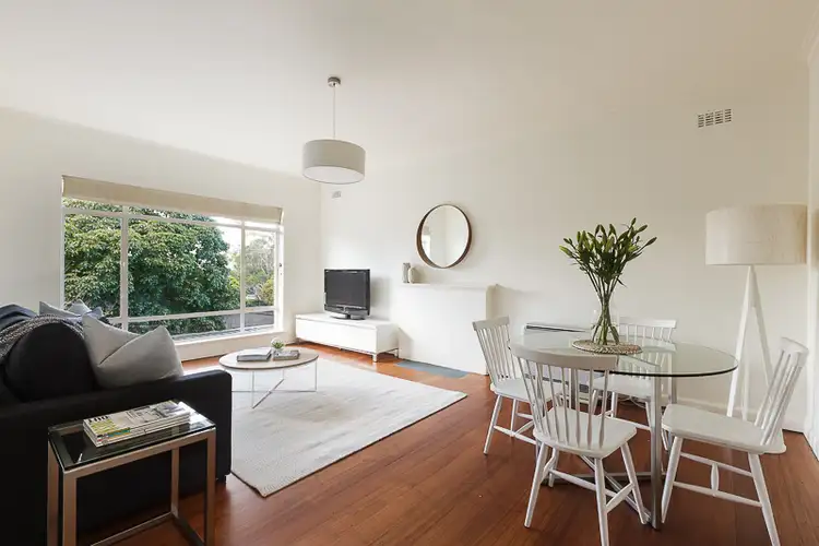 16/129 Kambrook Road, Caulfield North VIC 3161