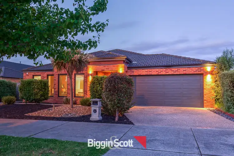 153 Rosebank Drive, Cranbourne North VIC 3977