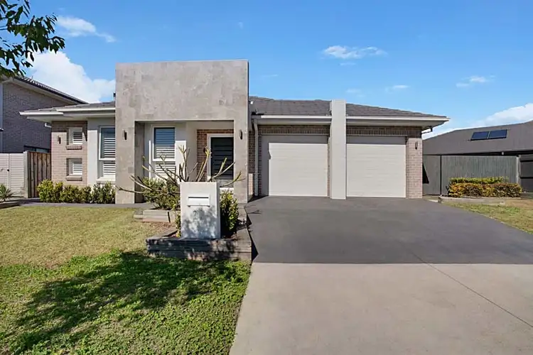 79 Robey Avenue, Middleton Grange NSW 2171