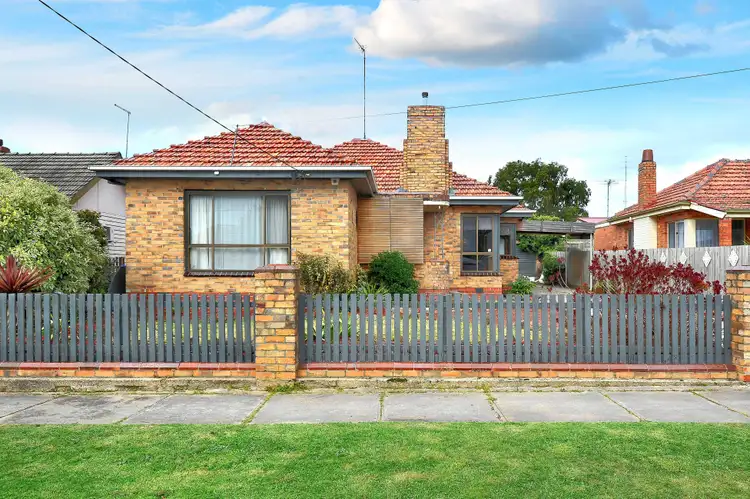 10 Brinkley Avenue, Wendouree VIC 3355