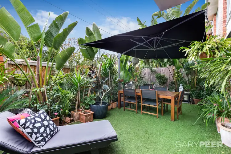 2/11 Crotonhurst Avenue, Caulfield North VIC 3161